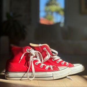Women’s Converse Size 5